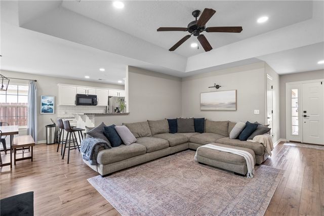 795 Deer Lodge Court, Siloam Springs, AR 72761