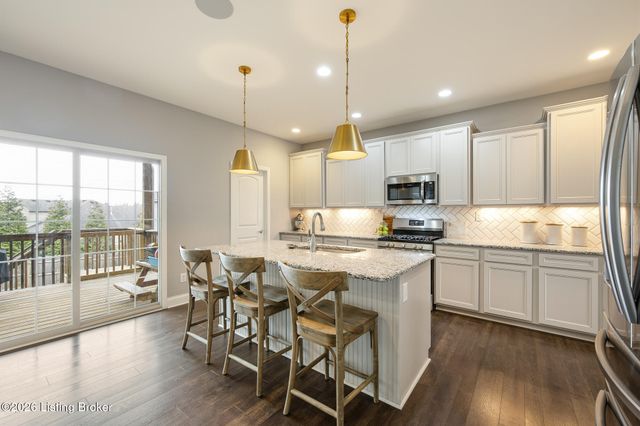 512 Wooded Falls Rd, Louisville, KY 40243