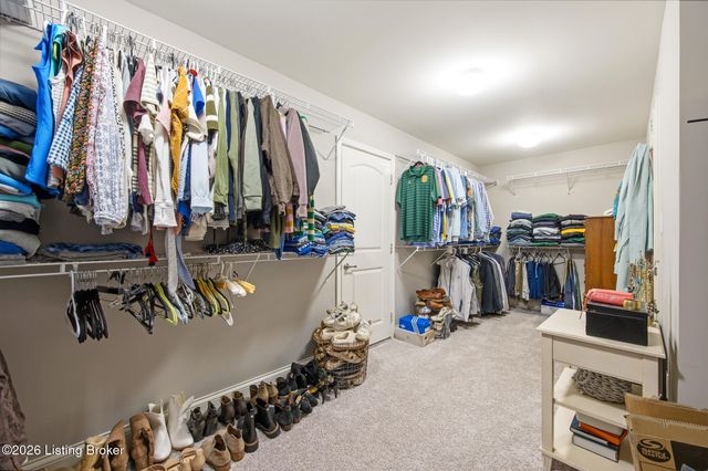 512 Wooded Falls Rd, Louisville, KY 40243