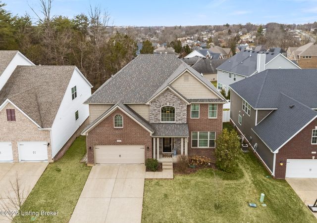 512 Wooded Falls Rd, Louisville, KY 40243