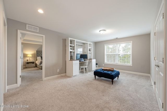 512 Wooded Falls Rd, Louisville, KY 40243