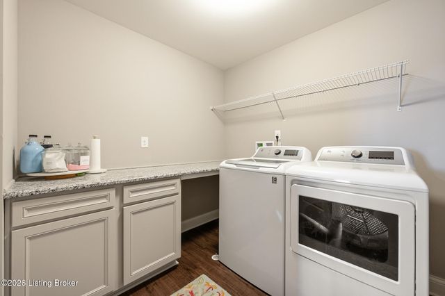 512 Wooded Falls Rd, Louisville, KY 40243