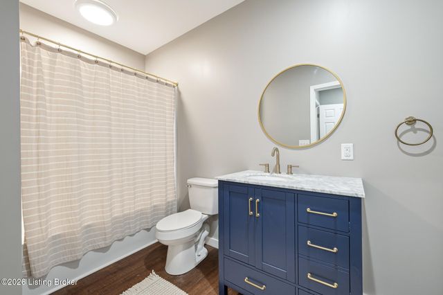 512 Wooded Falls Rd, Louisville, KY 40243