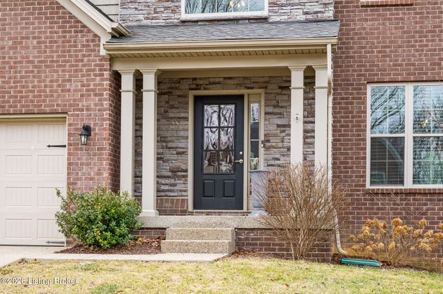 512 Wooded Falls Rd, Louisville, KY 40243