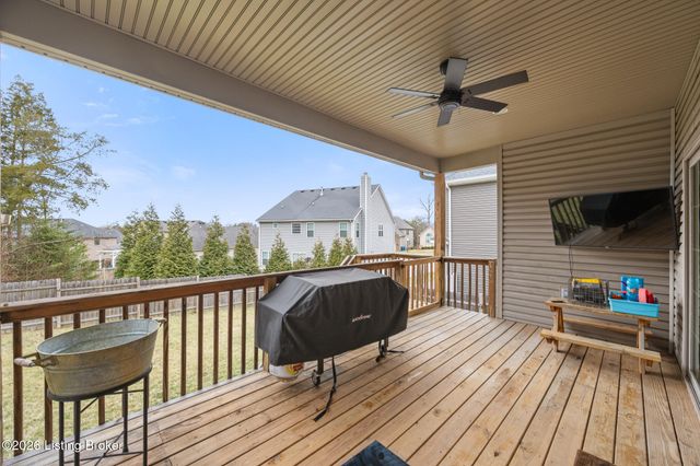 512 Wooded Falls Rd, Louisville, KY 40243