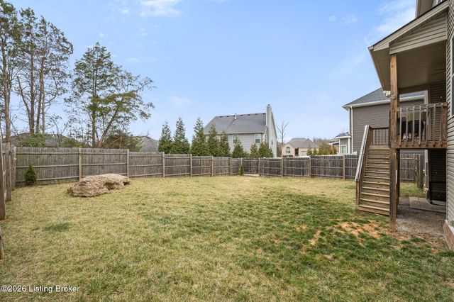 512 Wooded Falls Rd, Louisville, KY 40243