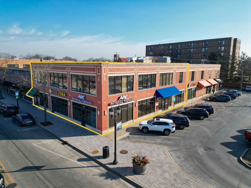 183 N York Street, Elmhurst, IL 60126