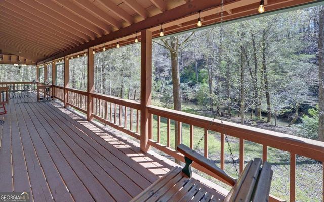 380 Bear Foot Drive, Blue Ridge, GA 30513