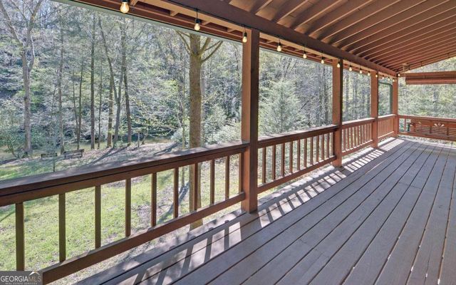 380 Bear Foot Drive, Blue Ridge, GA 30513