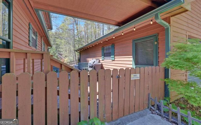 380 Bear Foot Drive, Blue Ridge, GA 30513
