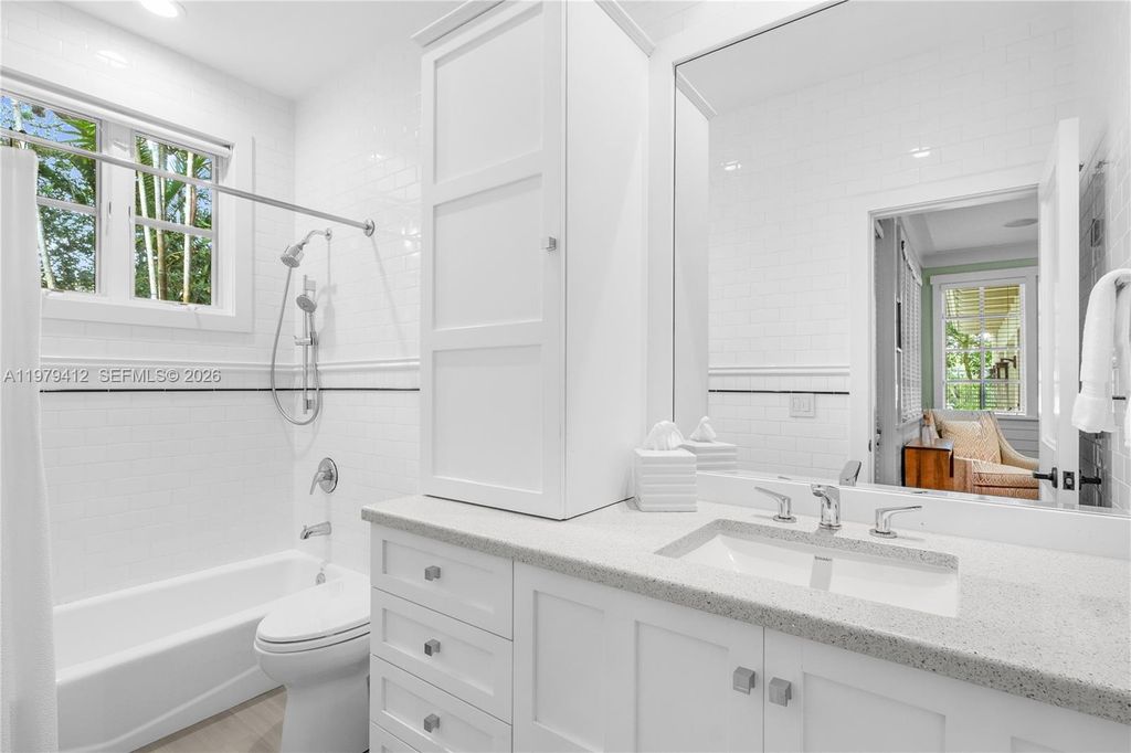 Image 38 of property listing at 10225 Coral Creek Rd, Coral Gables, FL 33156
