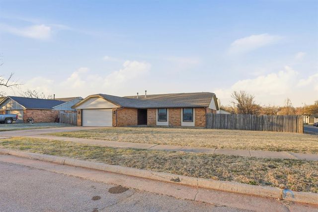 2001 Rushing Springs Trail, Edmond, OK 73013