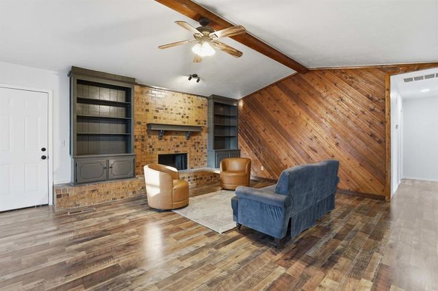 2001 Rushing Springs Trail, Edmond, OK 73013