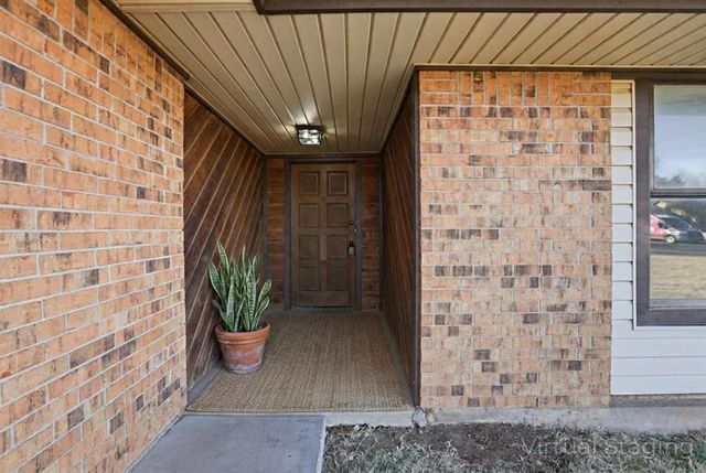 2001 Rushing Springs Trail, Edmond, OK 73013