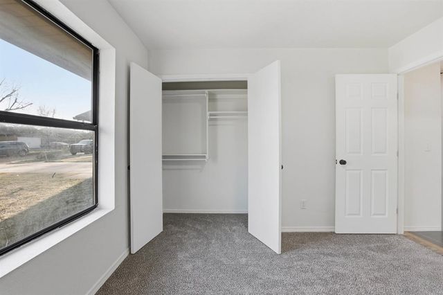 2001 Rushing Springs Trail, Edmond, OK 73013