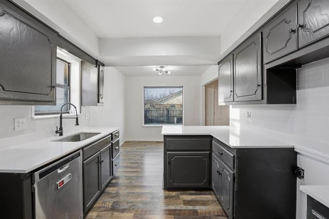 2001 Rushing Springs Trail, Edmond, OK 73013