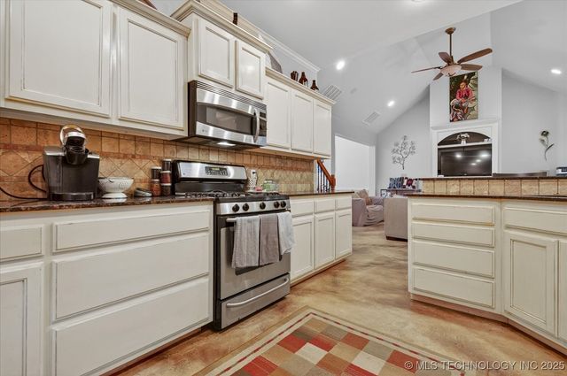 2081 Osage Avenue, Bartlesville, OK 74003