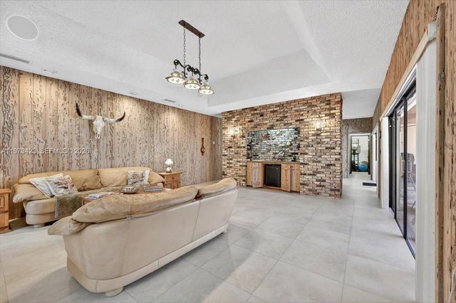 8261 SW 186th St, Cutler Bay, FL 33157