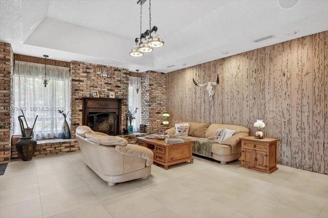 8261 SW 186th St, Cutler Bay, FL 33157