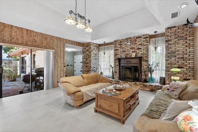 8261 SW 186th St, Cutler Bay, FL 33157