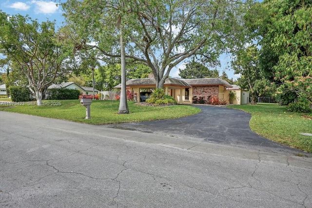 8261 SW 186th St, Cutler Bay, FL 33157