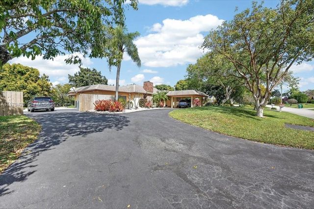 8261 SW 186th St, Cutler Bay, FL 33157