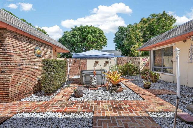 8261 SW 186th St, Cutler Bay, FL 33157