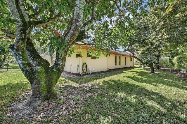 8261 SW 186th St, Cutler Bay, FL 33157