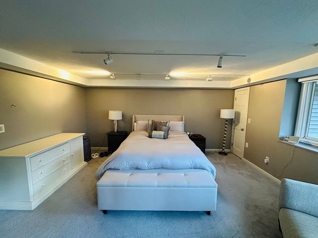 46 Pointe Rok 46, Worcester, MA 01604