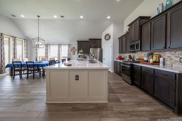 1900 Edgecreek, Seguin, TX 78155