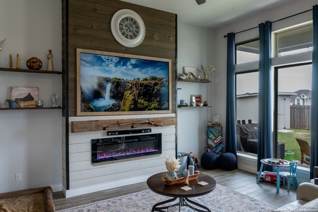 1900 Edgecreek, Seguin, TX 78155