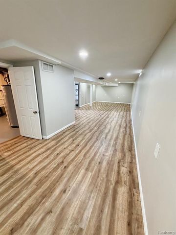 32458 Linderman Avenue, Warren, MI 48093