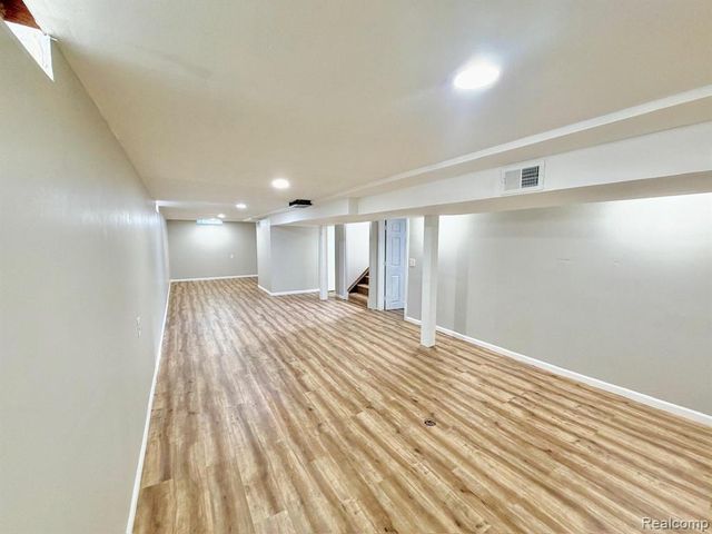 32458 Linderman Avenue, Warren, MI 48093