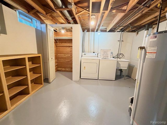 32458 Linderman Avenue, Warren, MI 48093