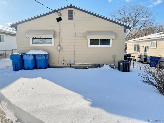 32458 Linderman Avenue, Warren, MI 48093