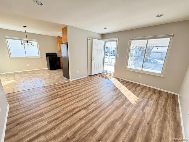 32458 Linderman Avenue, Warren, MI 48093