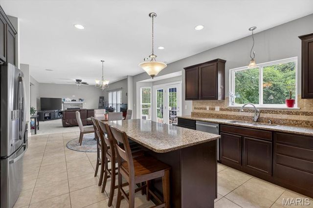 688 Stoney Creek Lane, Ballwin, MO 63021
