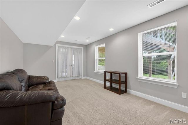 688 Stoney Creek Lane, Ballwin, MO 63021