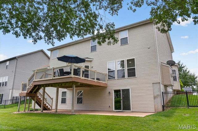 688 Stoney Creek Lane, Ballwin, MO 63021