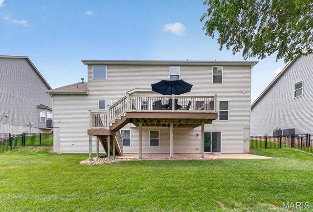 688 Stoney Creek Lane, Ballwin, MO 63021