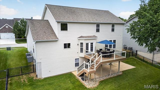 688 Stoney Creek Lane, Ballwin, MO 63021