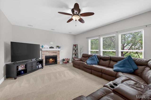 688 Stoney Creek Lane, Ballwin, MO 63021