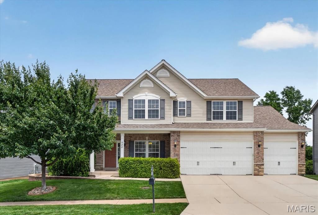 688 Stoney Creek Lane, Ballwin, MO 63021