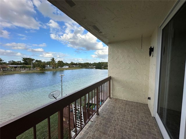 8301 SW 142nd Ave C201, Miami, FL 33183