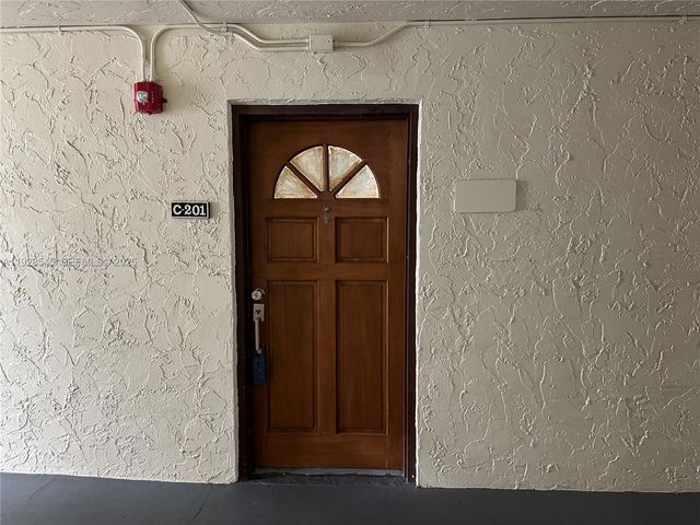8301 SW 142nd Ave C201, Miami, FL 33183