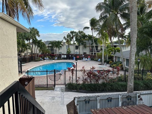 8301 SW 142nd Ave C201, Miami, FL 33183