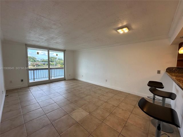 8301 SW 142nd Ave C201, Miami, FL 33183