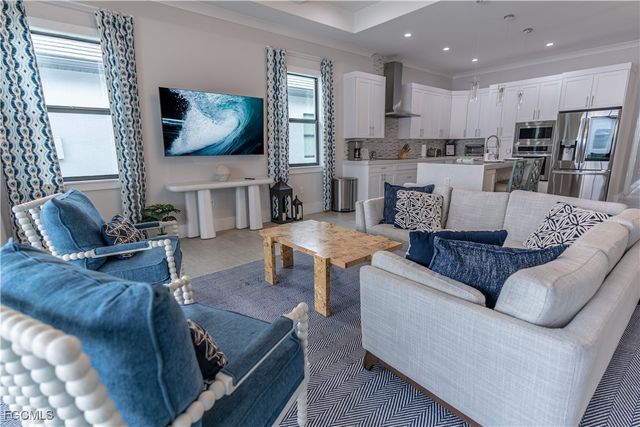 795 108th AVE N, Naples, FL 34108