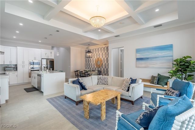 795 108th AVE N, Naples, FL 34108