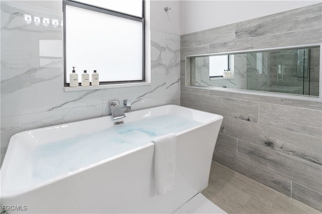 795 108th AVE N, Naples, FL 34108